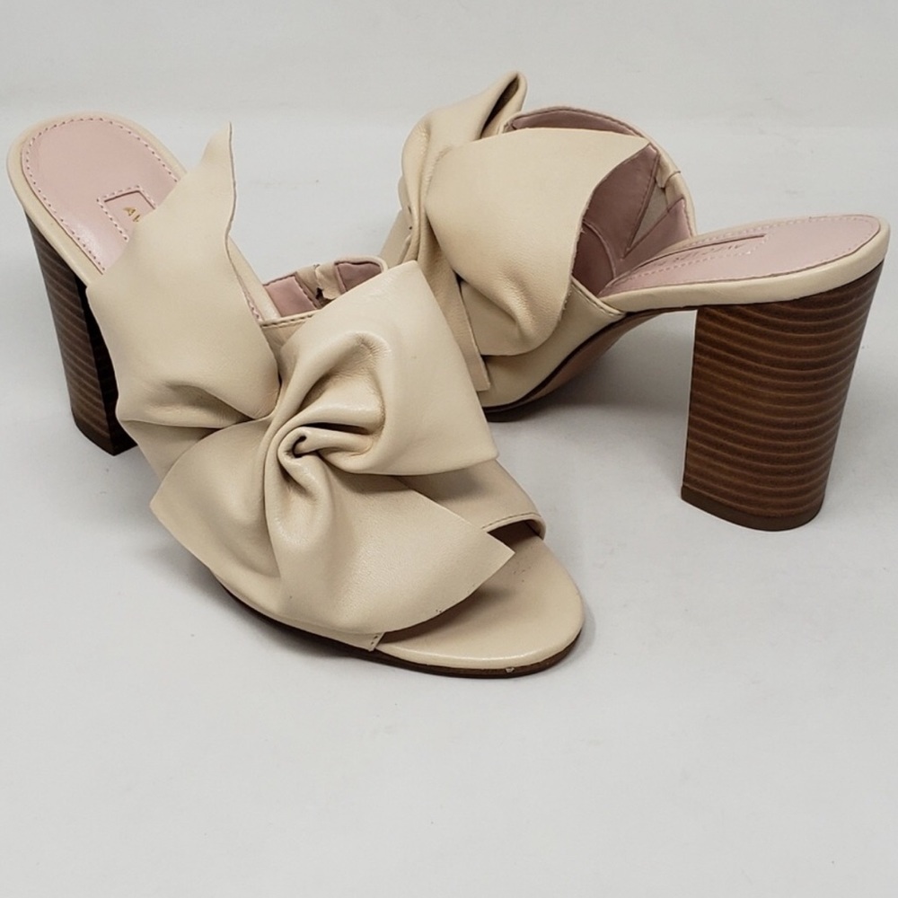 NIB Avec Les Filles ~ Marie Cream Leather Heels - Picture 2 of 7